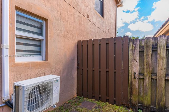 2012 SE 15th St 1, Homestead, FL 33035