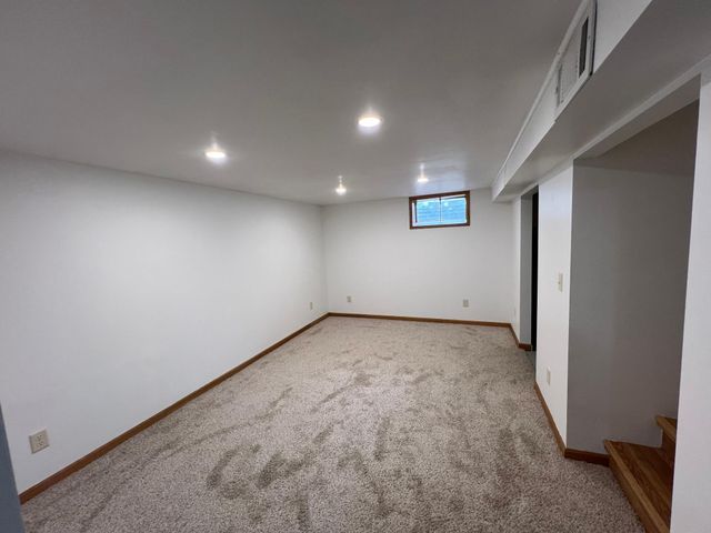 8499 Hilo Lane S, Cottage Grove, MN 55016
