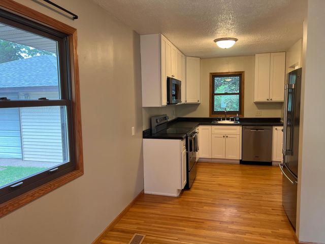 8499 Hilo Lane S, Cottage Grove, MN 55016