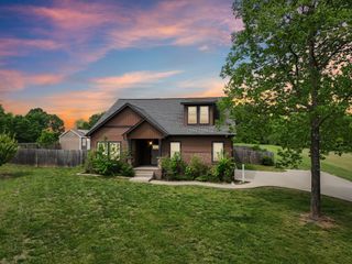 5652 Hwy 48, Cunningham, TN 37052