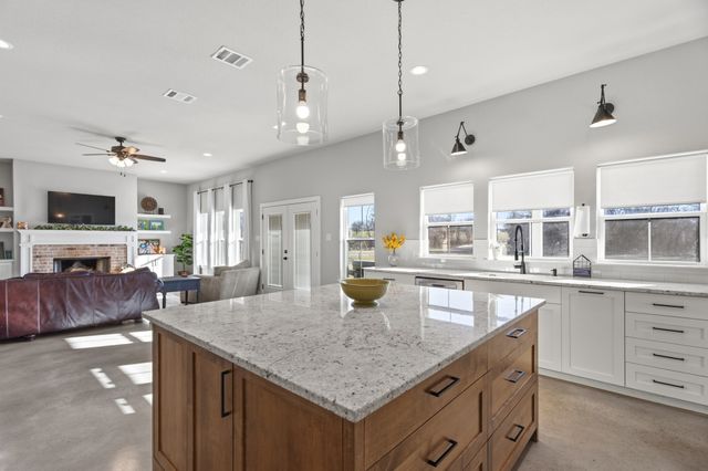 105 Proctor Lane, Decatur, TX 76234