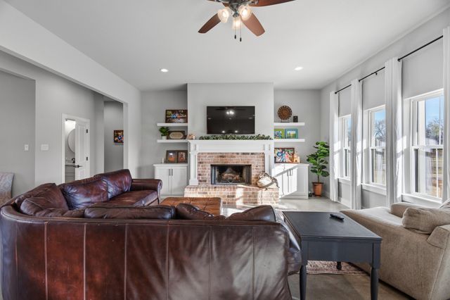 105 Proctor Lane, Decatur, TX 76234