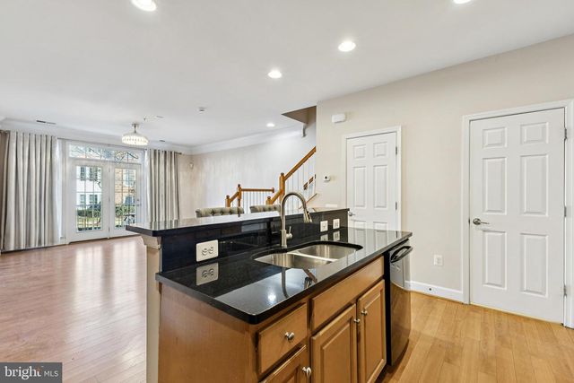 14762 POTOMAC BRANCH DR, Woodbridge, VA 22191