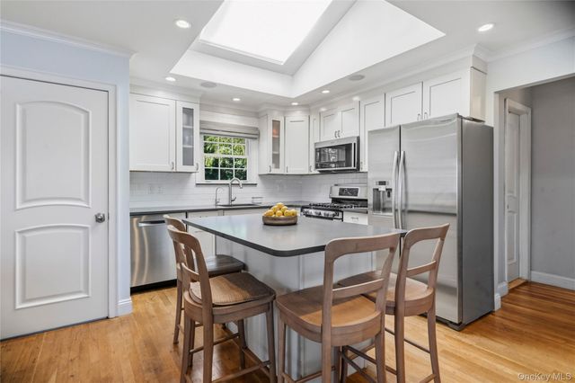 190 Sexton Road, West Babylon, NY 11704
