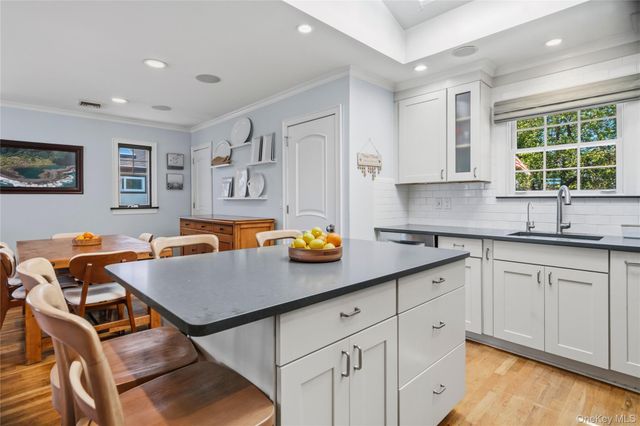 190 Sexton Road, West Babylon, NY 11704