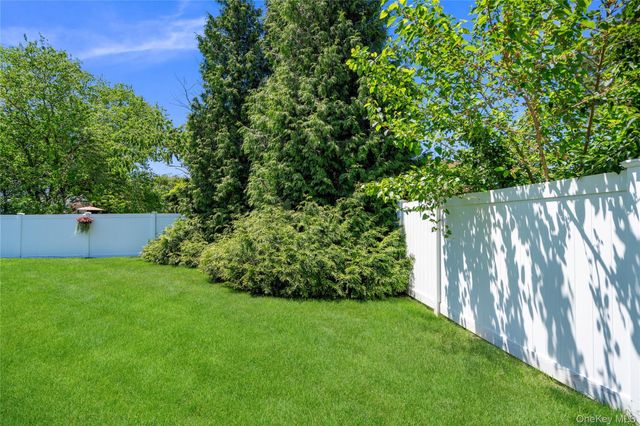 190 Sexton Road, West Babylon, NY 11704