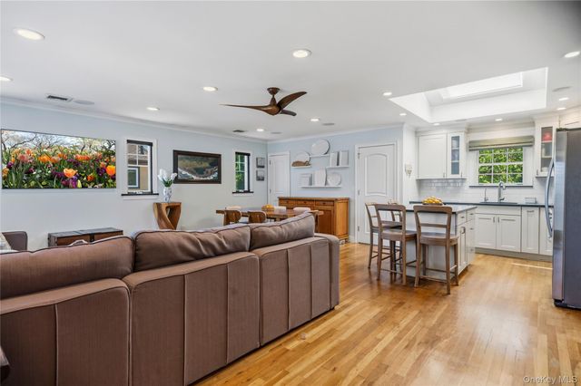 190 Sexton Road, West Babylon, NY 11704