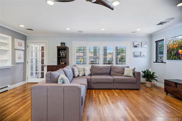 190 Sexton Road, West Babylon, NY 11704