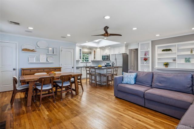190 Sexton Road, West Babylon, NY 11704