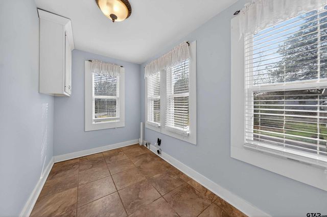 517 S Boyd, Lindale, TX 75771