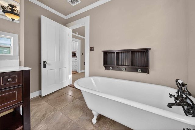 517 S Boyd, Lindale, TX 75771