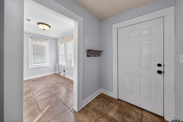 517 S Boyd, Lindale, TX 75771