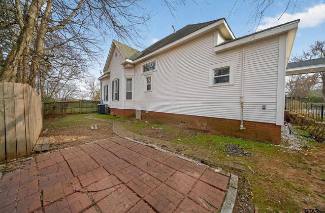 517 S Boyd, Lindale, TX 75771