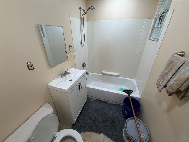 98 S 15th St, South Side, PA 15203