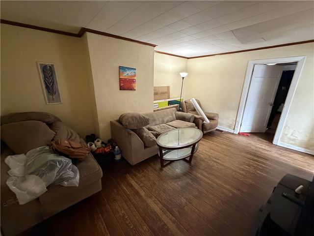 98 S 15th St, South Side, PA 15203