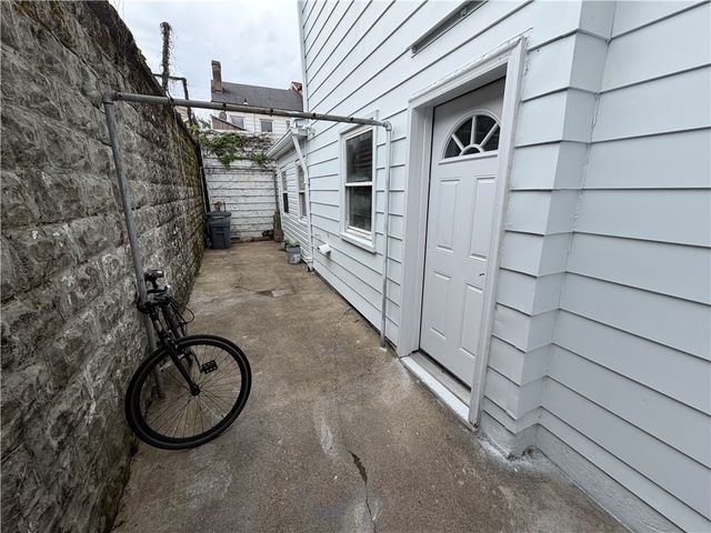 98 S 15th St, South Side, PA 15203