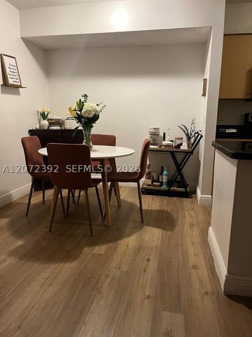 10468 NW 8th St 102, Pembroke Pines, FL 33026