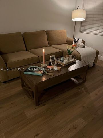 10468 NW 8th St 102, Pembroke Pines, FL 33026