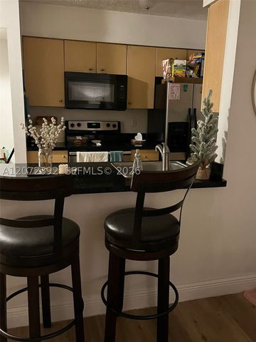 10468 NW 8th St 102, Pembroke Pines, FL 33026