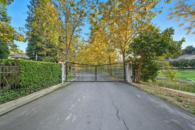 41 Willow Creek Ln, Danville, CA 94506