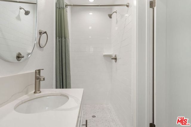 1341 N Mariposa Avenue, Los Angeles, CA 90027