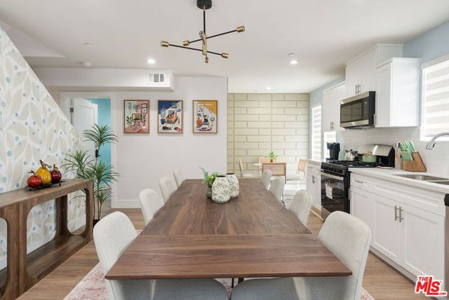 1341 N Mariposa Avenue, Los Angeles, CA 90027