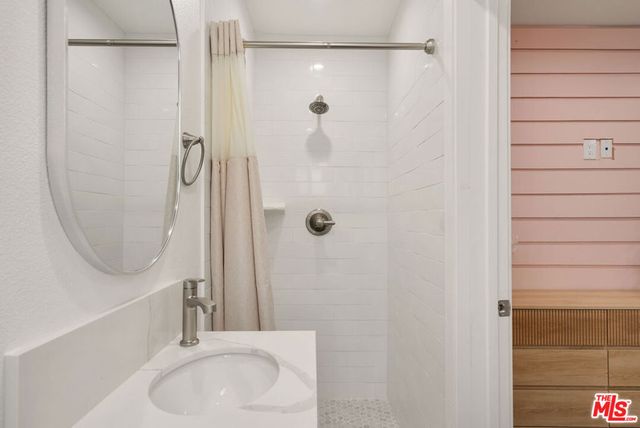 1341 N Mariposa Avenue, Los Angeles, CA 90027