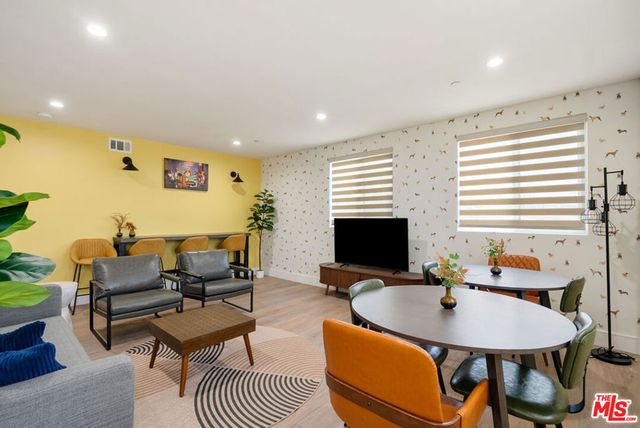 1341 N Mariposa Avenue, Los Angeles, CA 90027