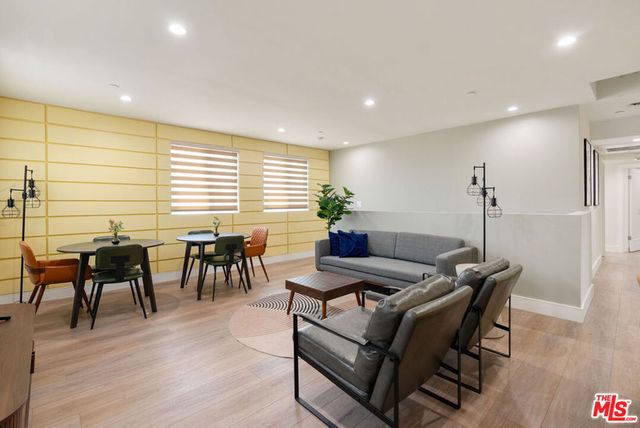 1341 N Mariposa Avenue, Los Angeles, CA 90027