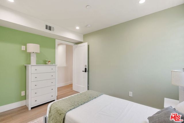 1341 N Mariposa Avenue, Los Angeles, CA 90027