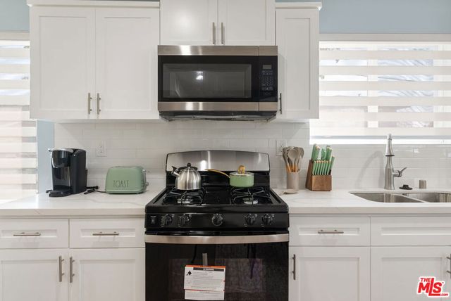 1341 N Mariposa Avenue, Los Angeles, CA 90027