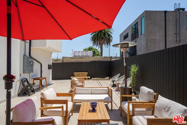 1341 N Mariposa Avenue, Los Angeles, CA 90027