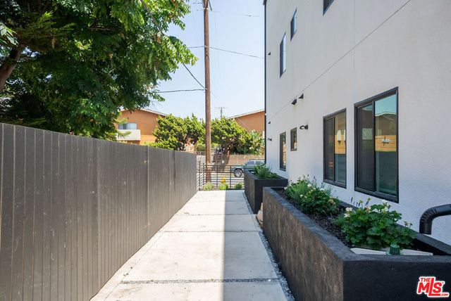 1341 N Mariposa Avenue, Los Angeles, CA 90027