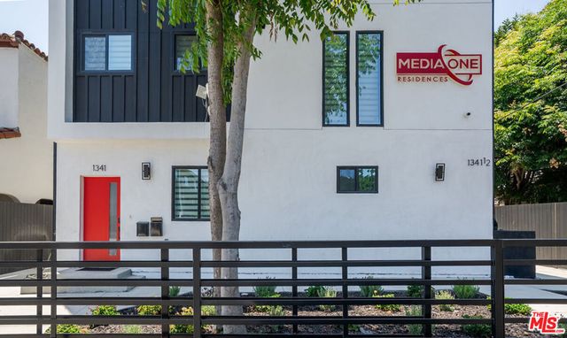 1341 N Mariposa Avenue, Los Angeles, CA 90027