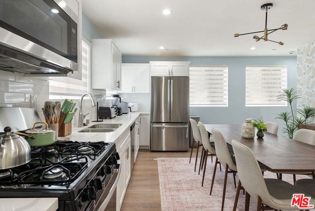 1341 N Mariposa Avenue, Los Angeles, CA 90027