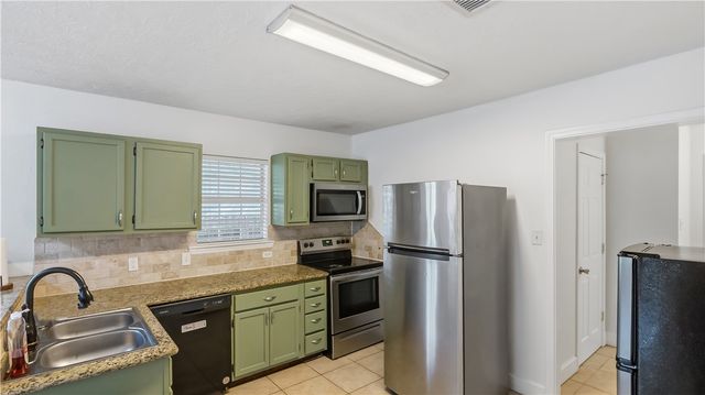 819 Avenue B, College Station, TX 77840