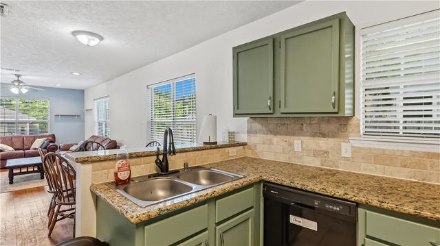 819 Avenue B, College Station, TX 77840