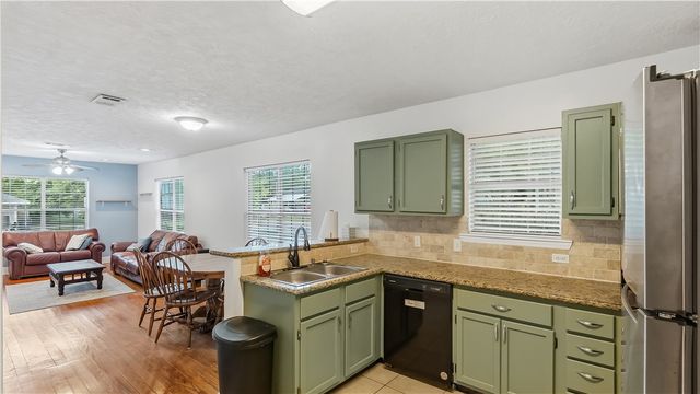 819 Avenue B, College Station, TX 77840
