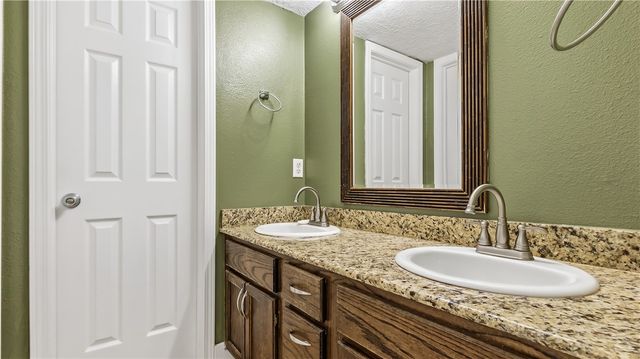 819 Avenue B, College Station, TX 77840
