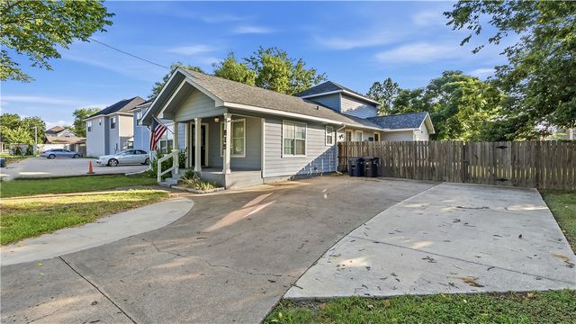 819 Avenue B, College Station, TX 77840