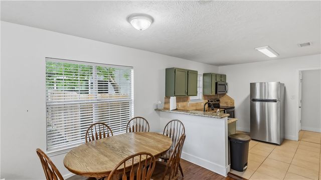 819 Avenue B, College Station, TX 77840