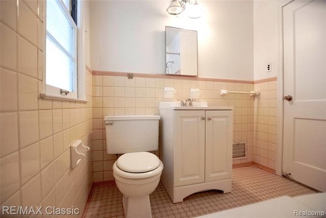 4056 Robina Avenue, Berkley, MI 48072