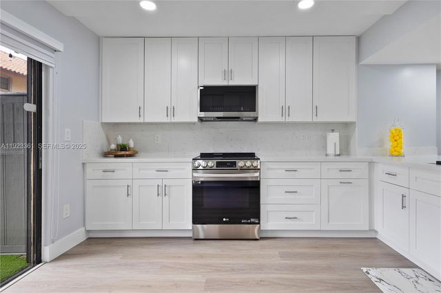 10053 SW 77th Ct, Miami, FL 33156