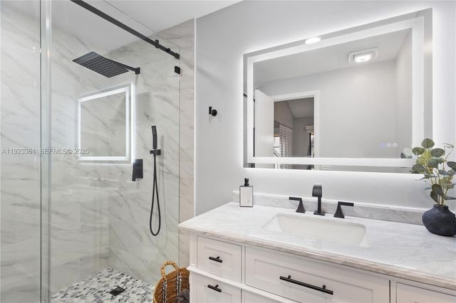 10053 SW 77th Ct, Miami, FL 33156