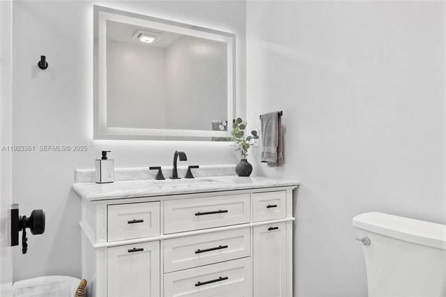 10053 SW 77th Ct, Miami, FL 33156