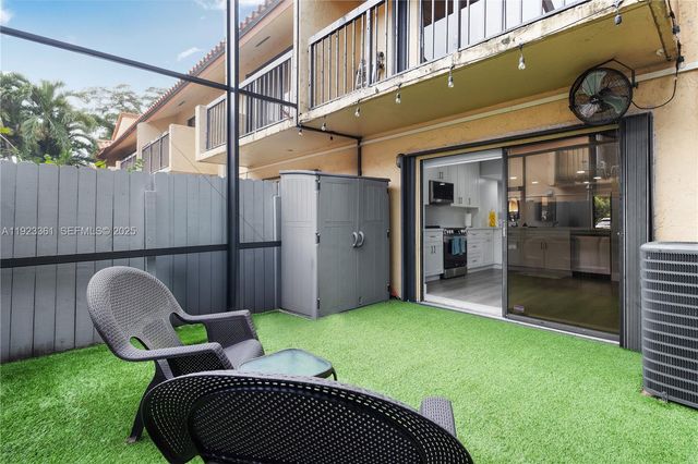 10053 SW 77th Ct, Miami, FL 33156