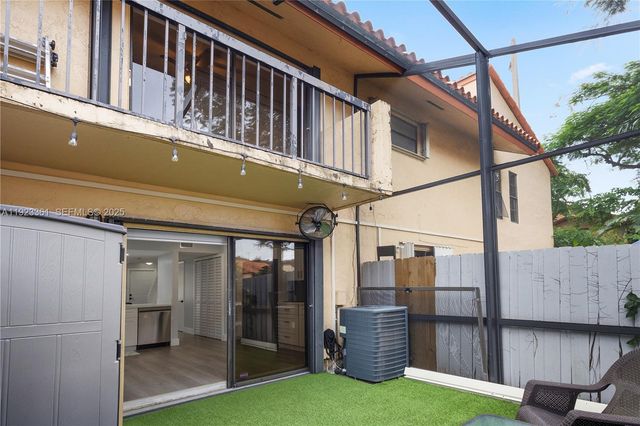 10053 SW 77th Ct, Miami, FL 33156