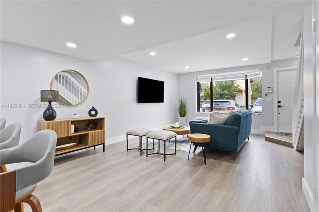 10053 SW 77th Ct, Miami, FL 33156