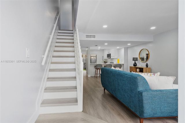 10053 SW 77th Ct, Miami, FL 33156