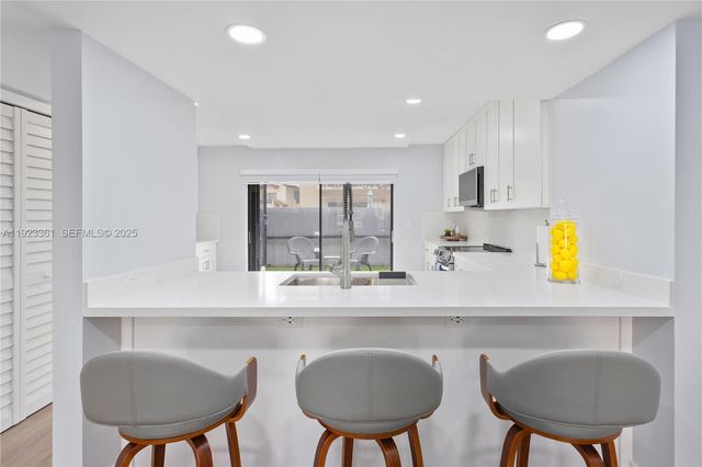 10053 SW 77th Ct, Miami, FL 33156